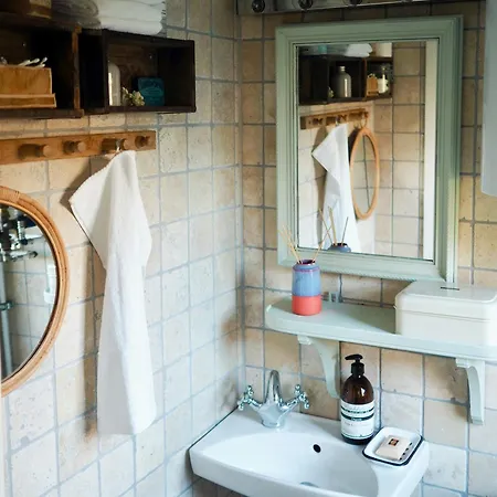 Dom wakacyjny Rustic Vibe In 60s House By Roskilde Fjord *