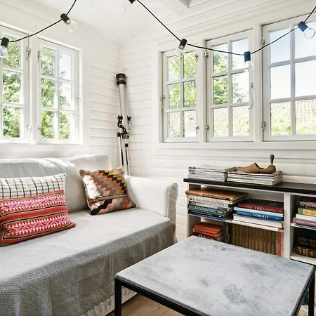 Rustic Vibe In 60s House By Roskilde Fjord بيت للعطل