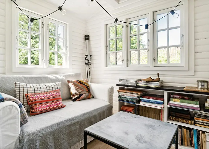 Rustic Vibe In 60s House By Roskilde Fjord Дом отдыха